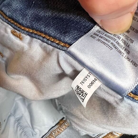 American Eagle light wash distressed high rise jegging size 14 - Picture 15 of 15